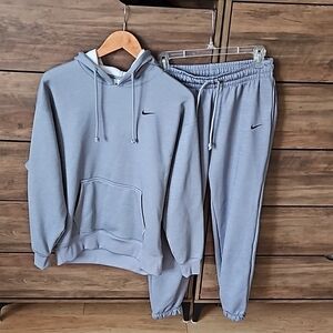 Nike Gray Hoodie Sweatshirt Pants Set